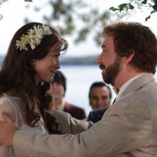 Paul Giamatti e Rosamund Pike in una scena del film Barney's Version