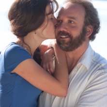 Paul Giamatti e Rosamund Pike insieme nel film Barney's Version