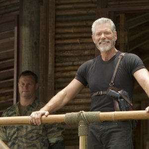 Stephen Lang è il comandante Nathaniel Taylor nel pilot della serie Terra Nova