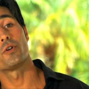 Maximiliano Hernando Bruno in una scena di Caribbean Basterds