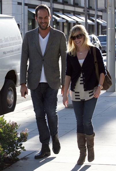 Reese Witherspoon Con Un Amico Per Le Strade Di Beverly Hills 189534