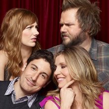 Una foto promozionale del cast della serie Mad Love