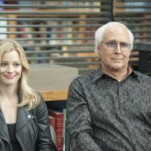 Gillian Jacobs e Chevy Chase nell'episodio Asian Population Studies di Community