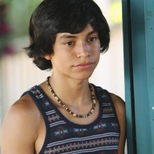 Jonathan Castellanos in una scena dell'episodio Smile. Don't Kill Anyone di Off the Map