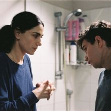 Ronit Elkabetz e Michael Moshonov in Mabul (The Flood) di Guy Nattiv