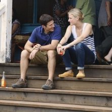 Zach Gilford e Mamie Gummer nell'episodio Smile. Don't Kill Anyone di Off the Map
