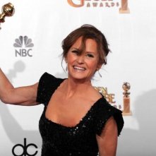 Melissa Leo alza al cielo il Golden Globe vinto per The Fighter di David O. Russell