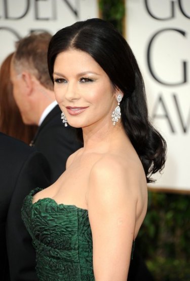 Golden Globes 2011, Catherine Zeta-Jones sul red carpet