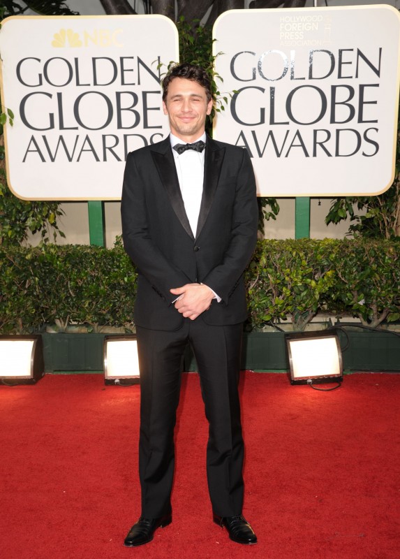 Golden Globes 2011 James Franco Sul Red Carpet Con Un Abito Di Gucci 189909