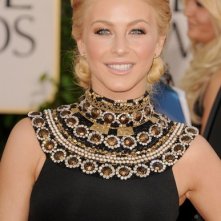 Golden Globes 2011: Julianne Hough sul red carpet