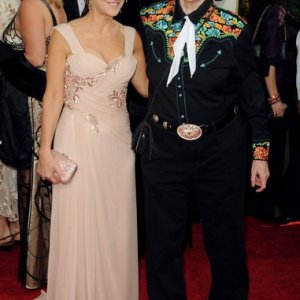 Golden Globes 2011, la produttrice Emily Gerson con Temple Grandin sul red carpet