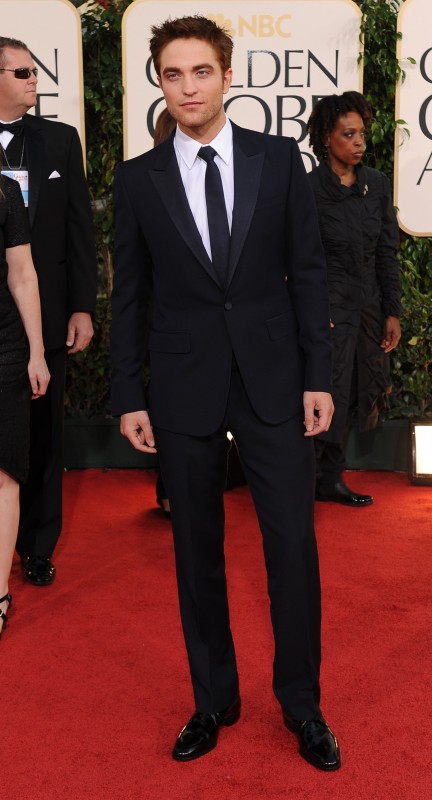 Golden Globes 2011 Robert Pattinson Sul Red Carpet Con Un Abito Di Gucci 189910