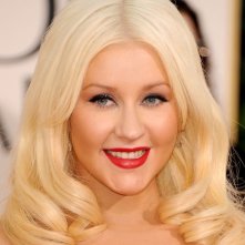 Golden Globes 2011, sul tappeto rosso sfila anche Christina Aguilera.