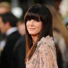 Golden Globes 2011 Un Primo Piano Di Sandra Bullock Sul Red Carpet 189902