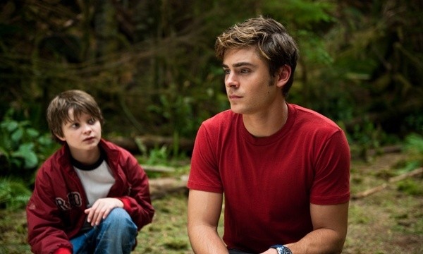 Zac Efron E Charlie Tahan In Coppia Nel Film Charlie St Cloud 190010