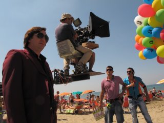 Antonio Albanese sul set della commedia Qualunquemente