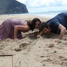 Paolo Kessisoglu e Ambra Angiolini in una scena del film Immaturi