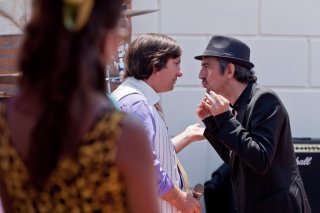Sergio Rubini e Antonio Albanese in una scena del film Qualunquemente
