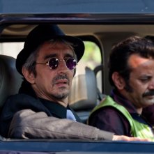 Sergio Rubini in una scena del film Qualunquemente