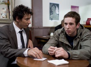 Al Weaver in una scena della commedia Honeymooner con Gerard Kearns