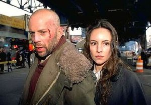 Bruce Willis e Madeleine Stowe nel film L'esercito delle dodici scimmie