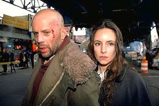 Bruce Willis e Madeleine Stowe nel film L'esercito delle dodici scimmie