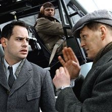 Moritz Bleibtreu e Georg Friedrich in My Best Enemy (MEIN BESTER FEIND)