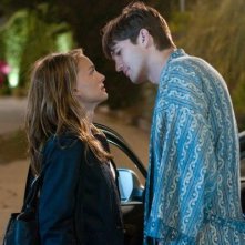 Ashton Kutcher e Natalie Portman, una strana coppia in No Strings Attached
