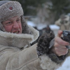 Mark Strong in una scena di The Way Back
