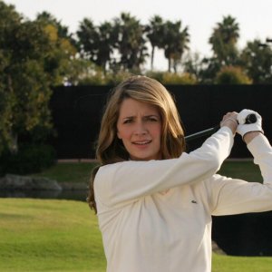 Mischa Barton sul campo da golf dell'episodio Sul campo da golf di The O.C.