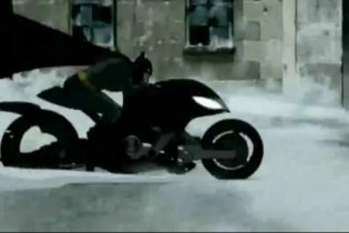 Batman: Under the Red Hood - Trailer