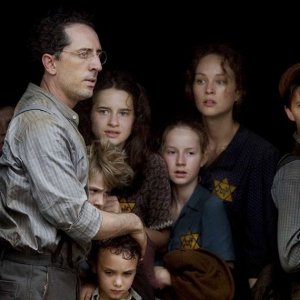 Gad Elmaleh con i bambini del film Vento di primavera