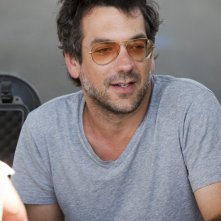 Todd Phillips sul set del road movie Due Date
