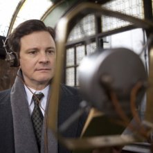 Colin Firth in una significativa immagine del film The King's Speech
