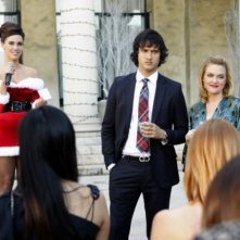 Jessica Lowndes, Michael Steger ed Elaine Hendrix nell'episodio Holiday Madness di 90210