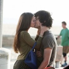 Michael Steger e Jessica Lowndes nell'episodio Mother Dearest di 90210