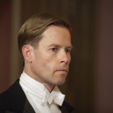 Primo piano di Guy Pearce dal film The King's Speech