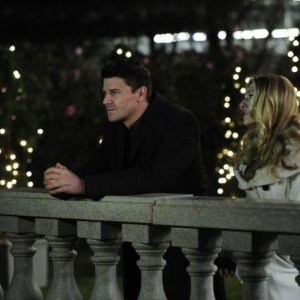 David Boreanaz e Katheryn Winnick nell'episodio The Daredevil in the Mold di Bones