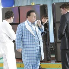 Frederick Koehler, Emily Deschanel e David Boreanaz nell'episodio The Babe in the Bar di Bones