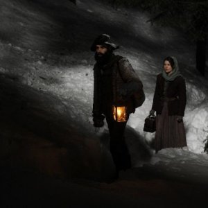 Inga Birkenfeld e Wolfgang Menardi irriconoscibili in una scena del film Bergblut
