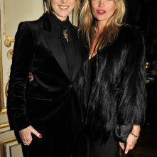 Kate Moss con Frida Giannini a Parigi, nel 2011. Entrambe vestite da GUCCI