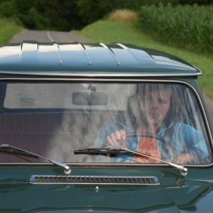 Philippe Katerine in una scena del film Je suis un no man's land