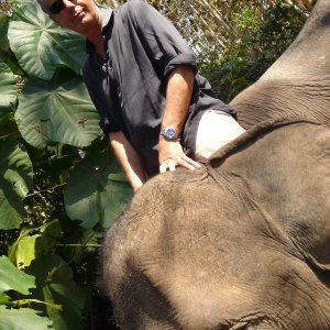 Anthony Bourdain in una foto promo del programma No Reservations, quinta stagione