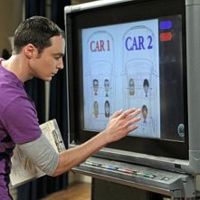 Jim Parsons nell'episodio The Love Car Displacement di The Big Bang Theory