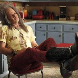 La guest star Jason Lee nell'episodio Burt Rocks di Raising Hope