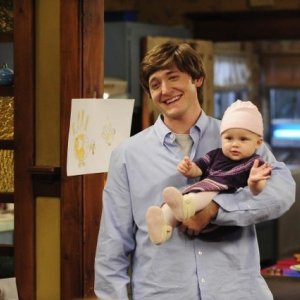 Lucas Neff nell'episodio Meet The Grandparents di Raising Hope