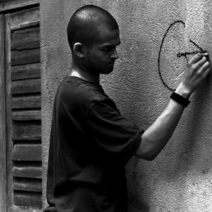 Una immagine del film Gandu (Asshole)