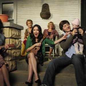 Una scena dell'episodio Meet The Grandparents di Raising Hope