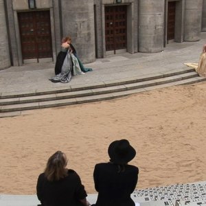 Una sequenza del film Mondo Lux