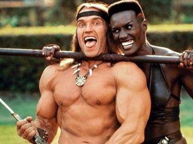 Arnold Schwarzenegger e Grace Jones sul set di Conan il Distruttore